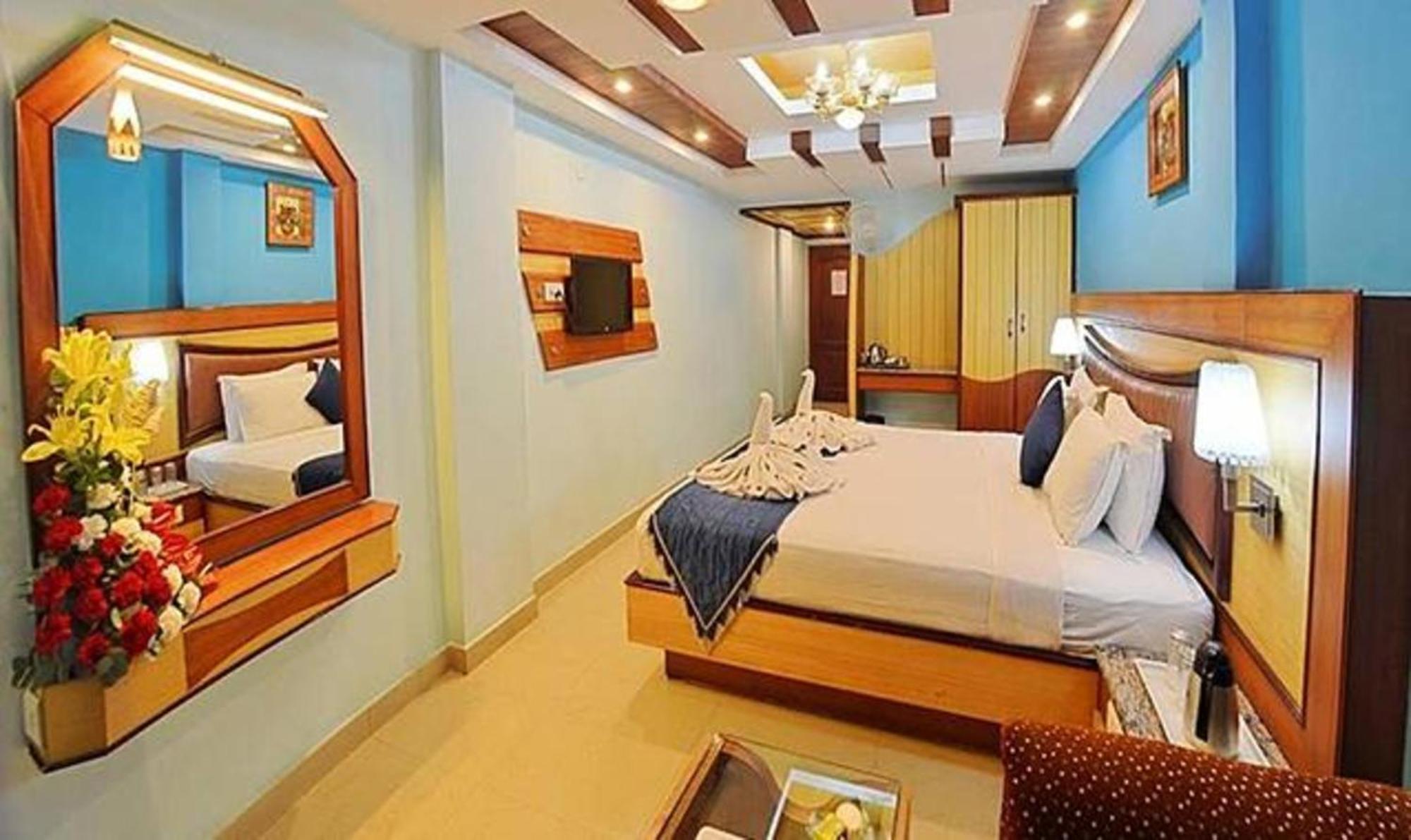Ponmariresidency Hotel Ооти Екстериор снимка