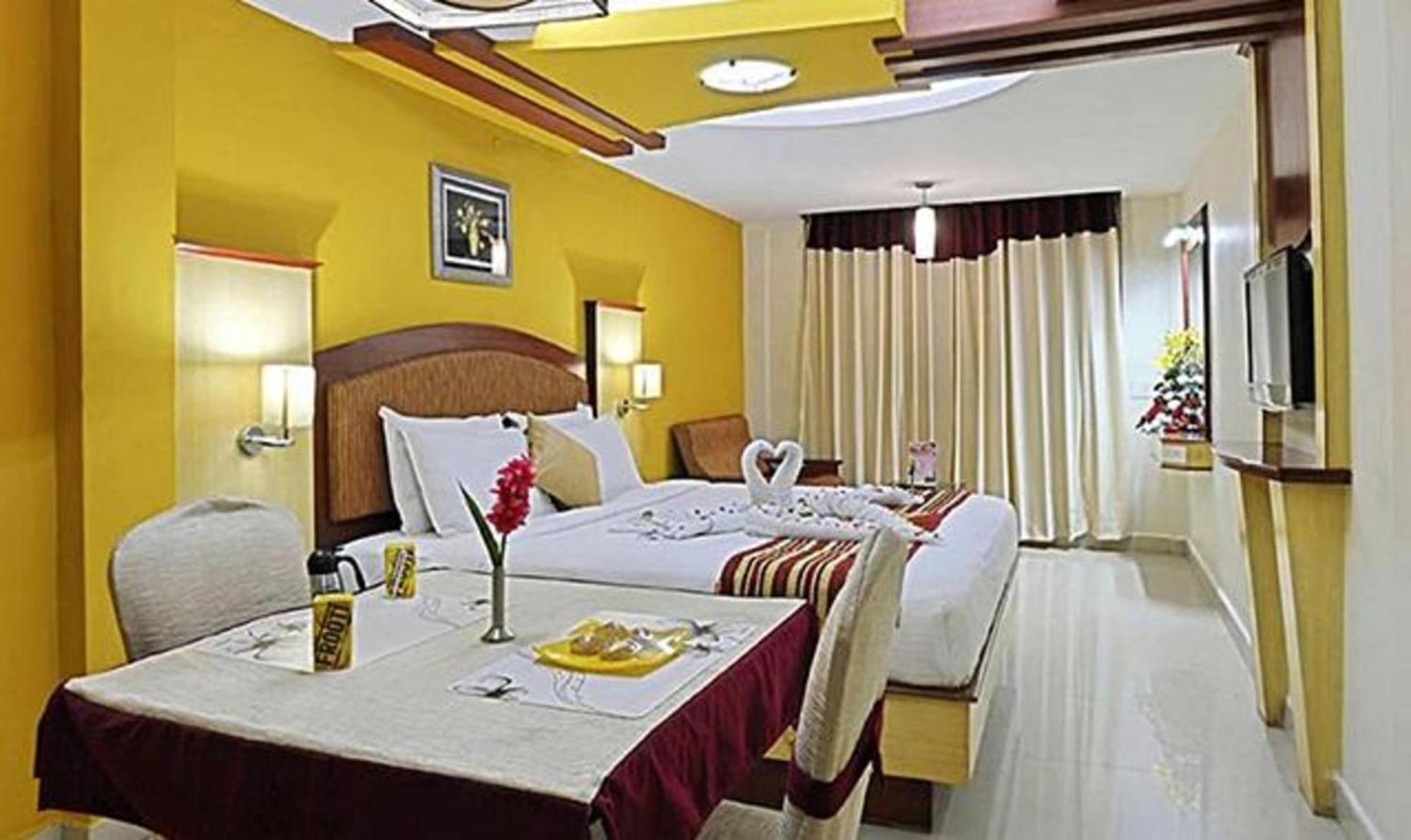 Ponmariresidency Hotel Ооти Екстериор снимка