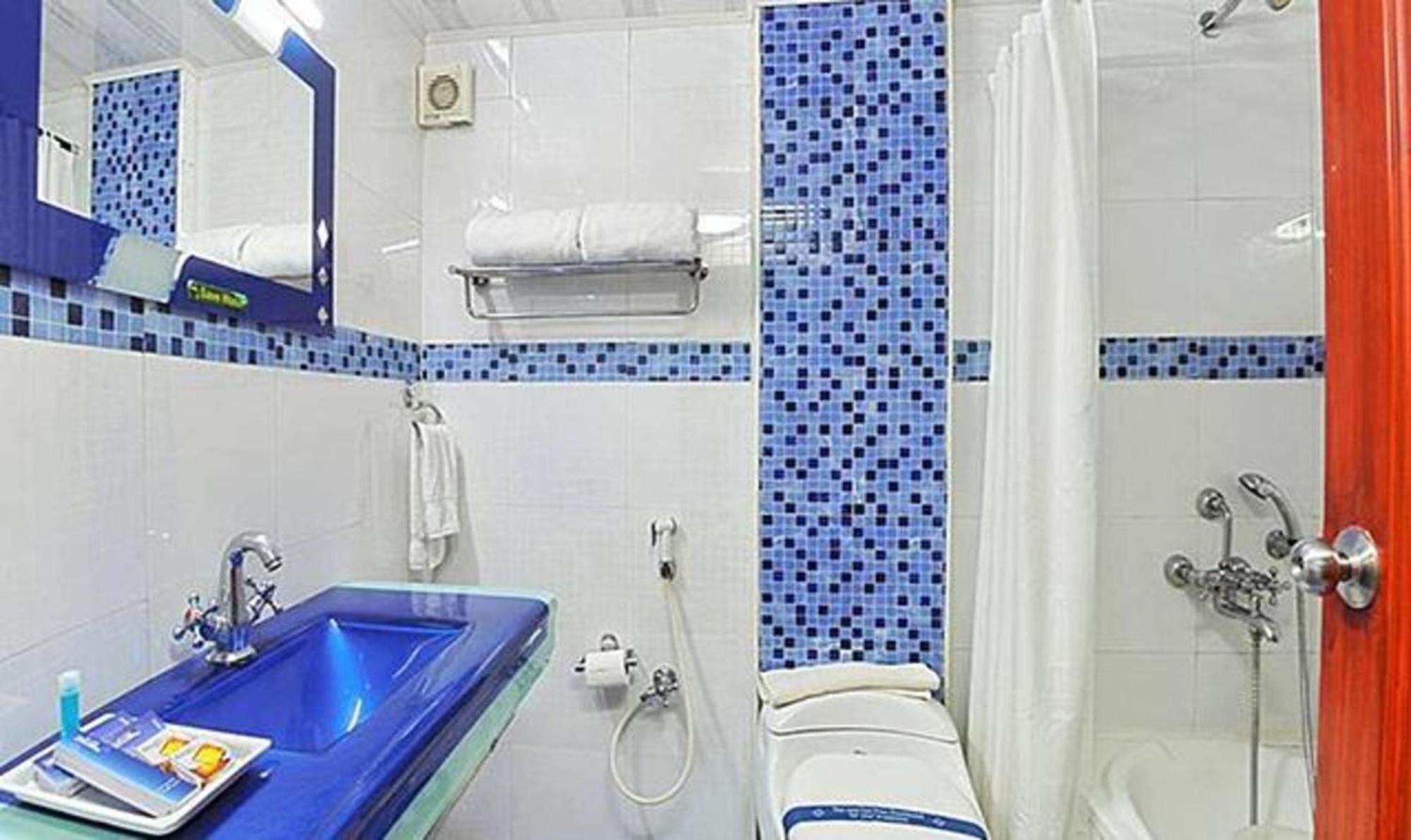 Ponmariresidency Hotel Ооти Екстериор снимка
