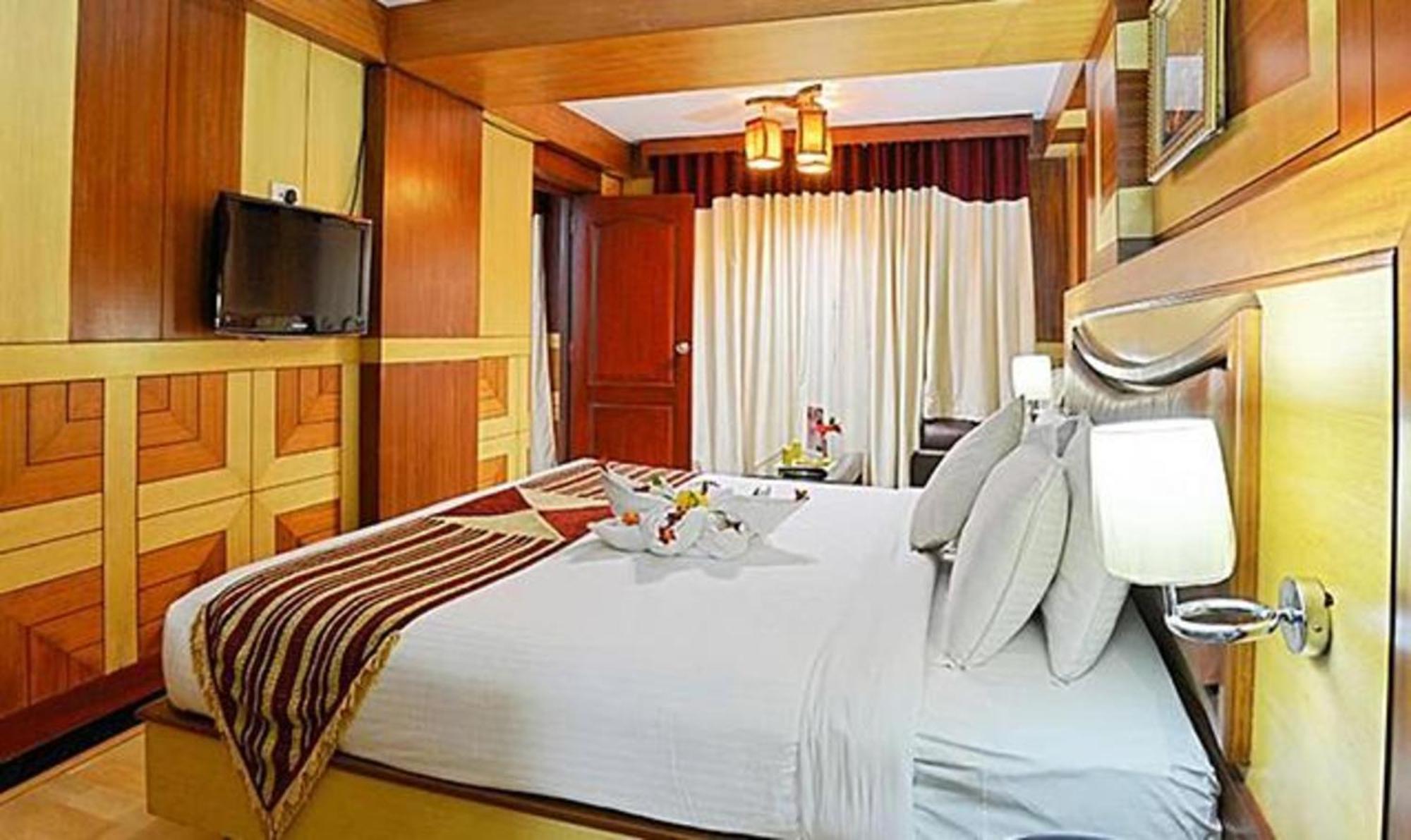 Ponmariresidency Hotel Ооти Екстериор снимка