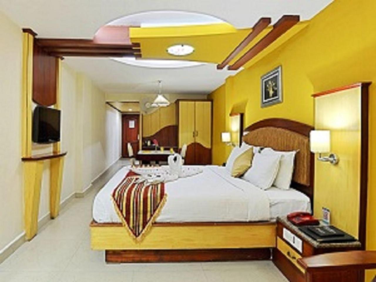 Ponmariresidency Hotel Ооти Екстериор снимка
