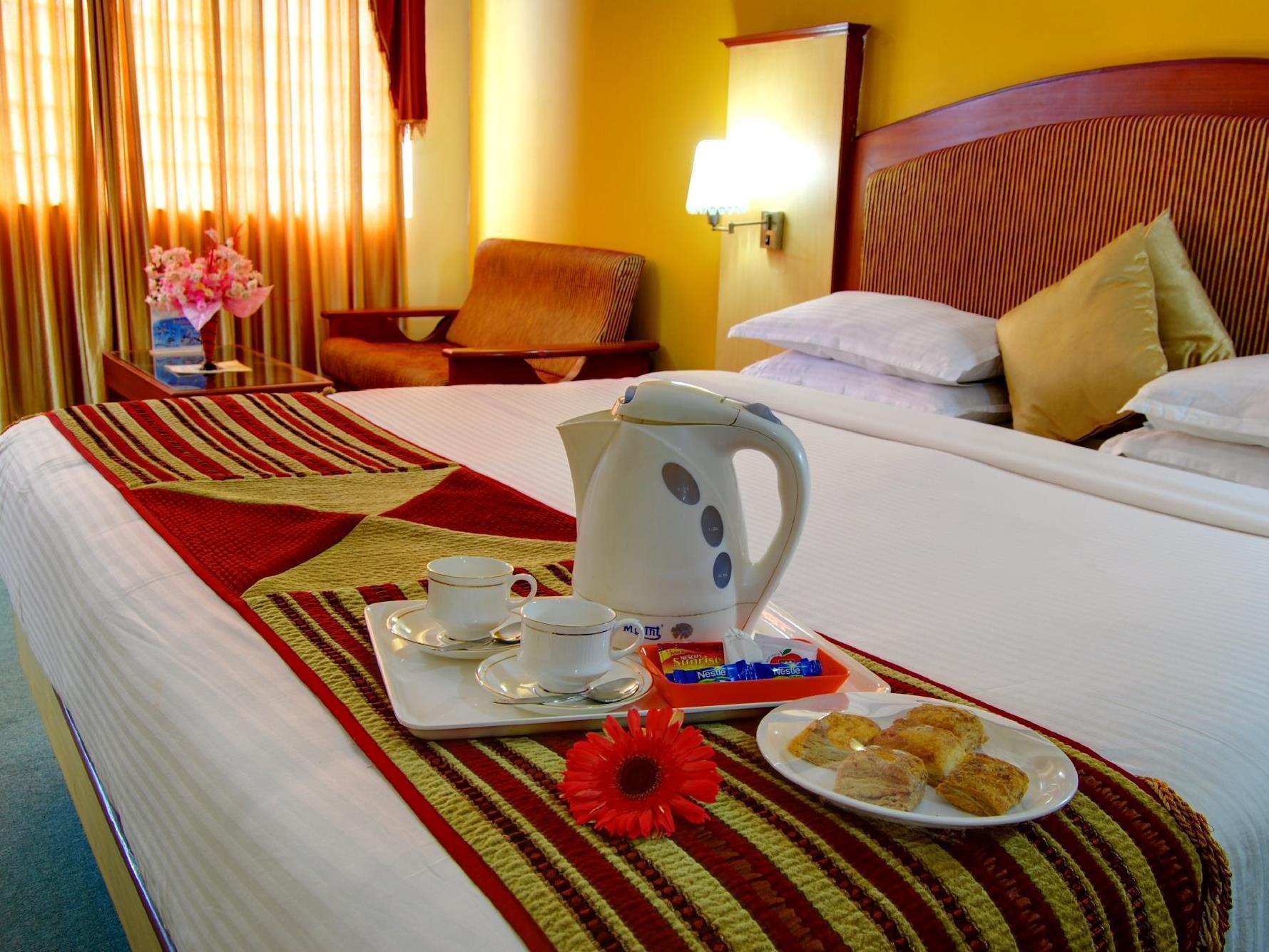 Ponmariresidency Hotel Ооти Екстериор снимка