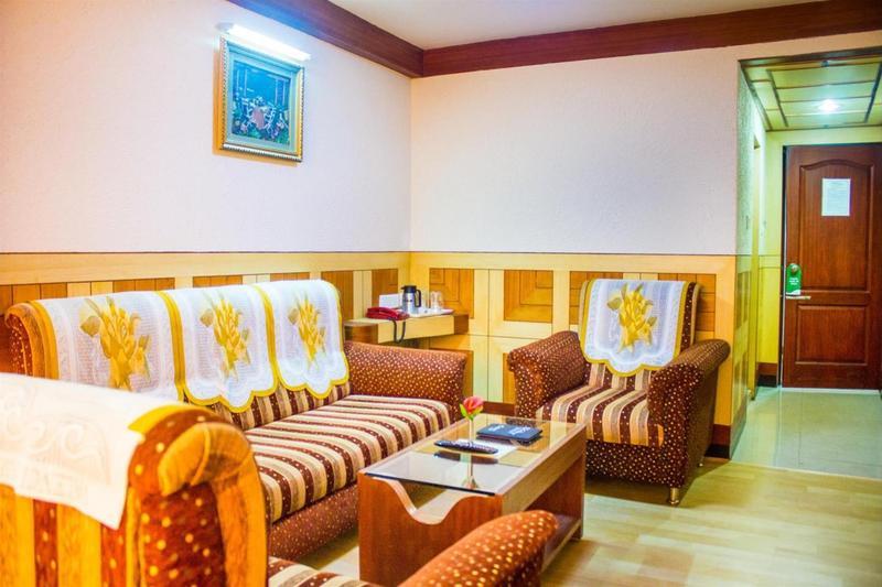 Ponmariresidency Hotel Ооти Екстериор снимка