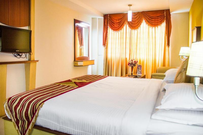 Ponmariresidency Hotel Ооти Екстериор снимка