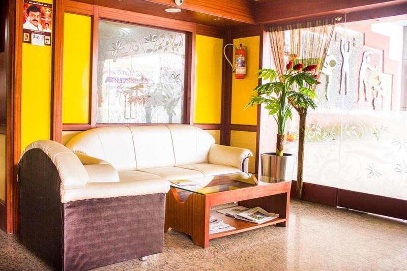 Ponmariresidency Hotel Ооти Екстериор снимка