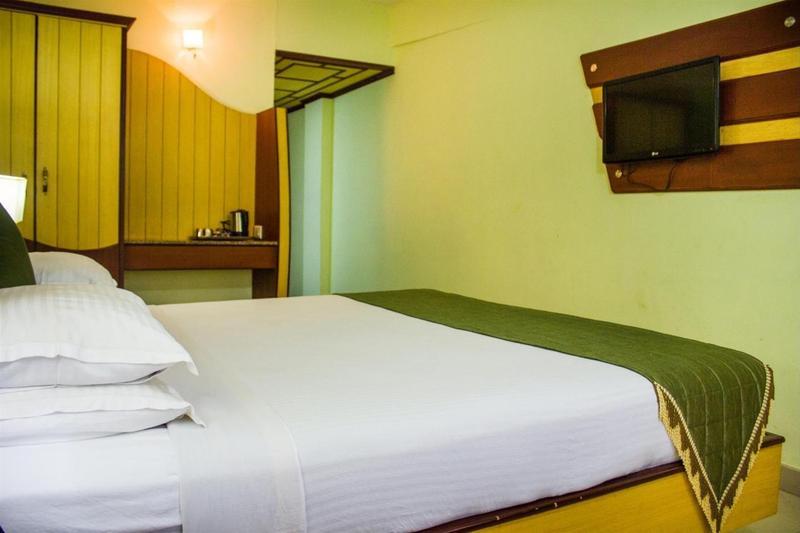 Ponmariresidency Hotel Ооти Екстериор снимка