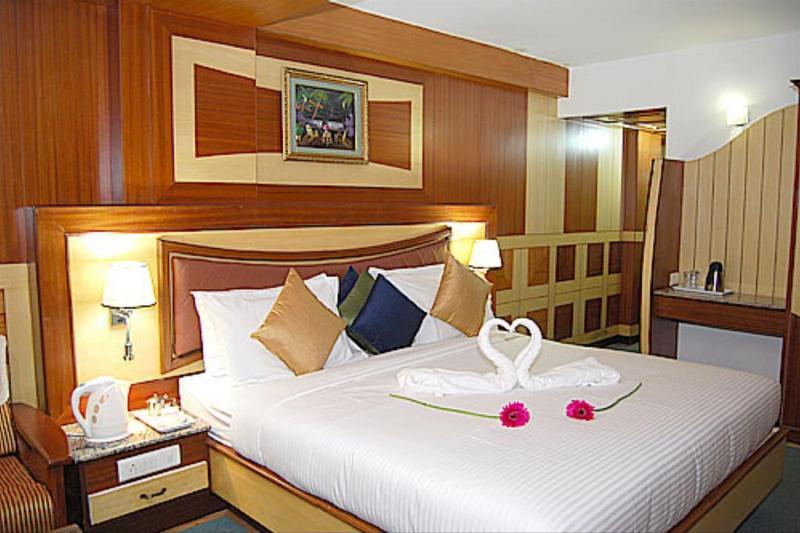 Ponmariresidency Hotel Ооти Екстериор снимка