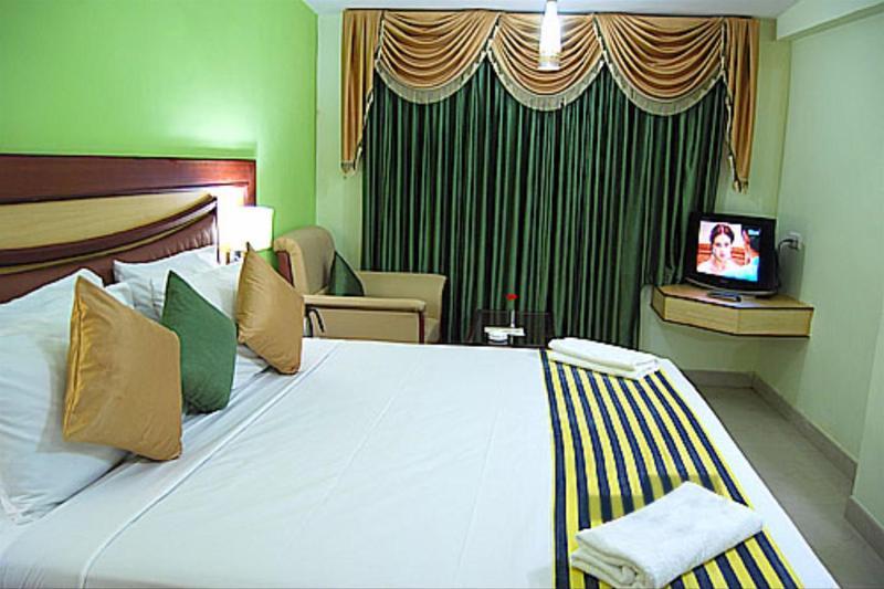 Ponmariresidency Hotel Ооти Екстериор снимка